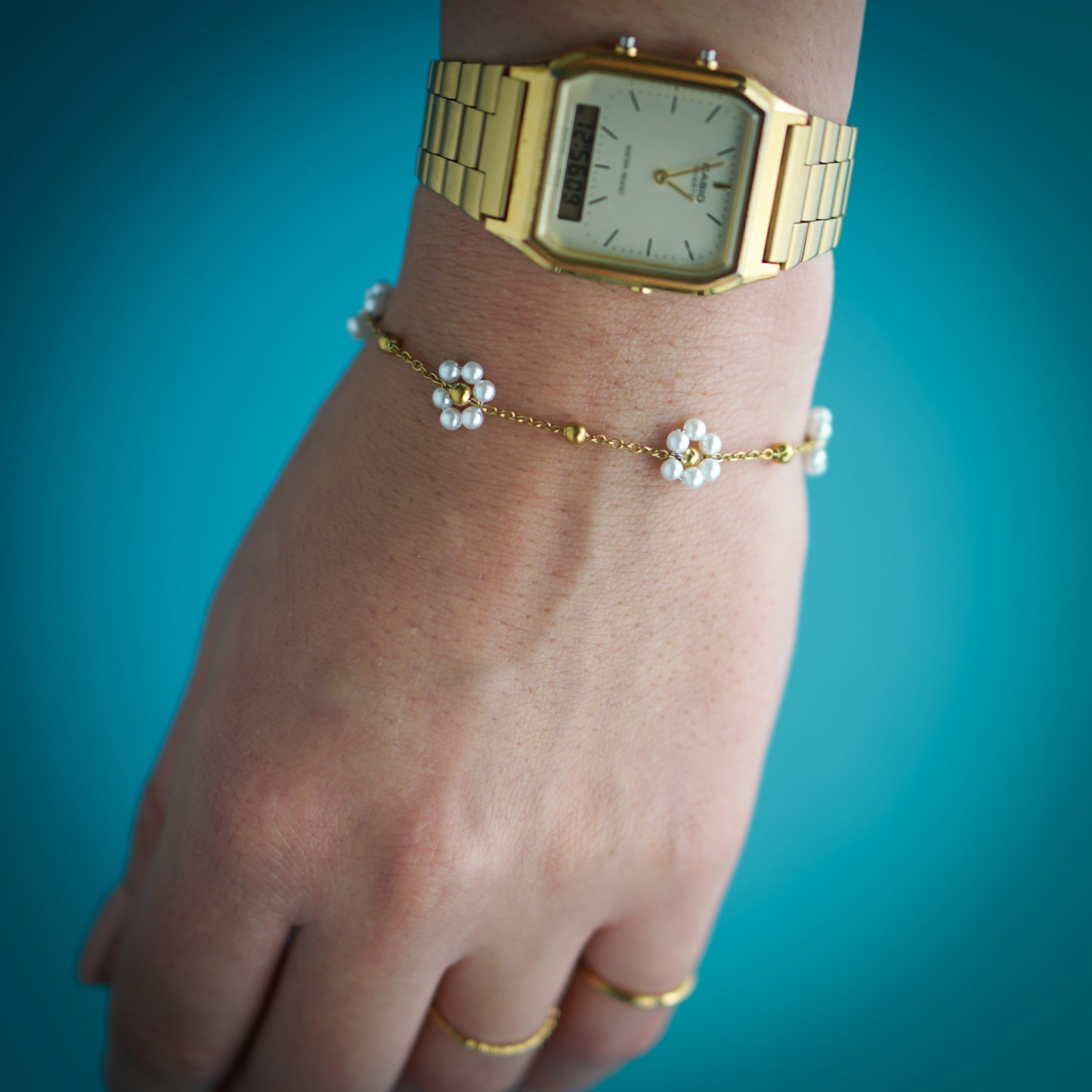 White Pearl Daisies Bracelet
