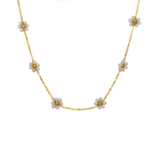 Elegant Pearl Daisies Necklace